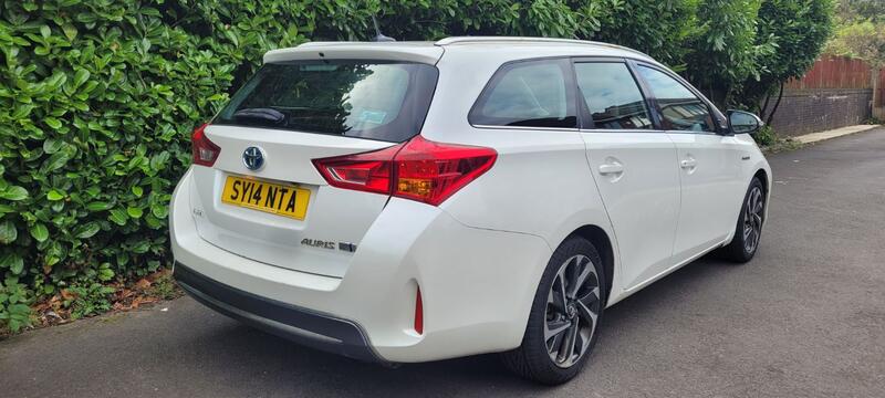 View TOYOTA AURIS 1.8 VVT-h Icon